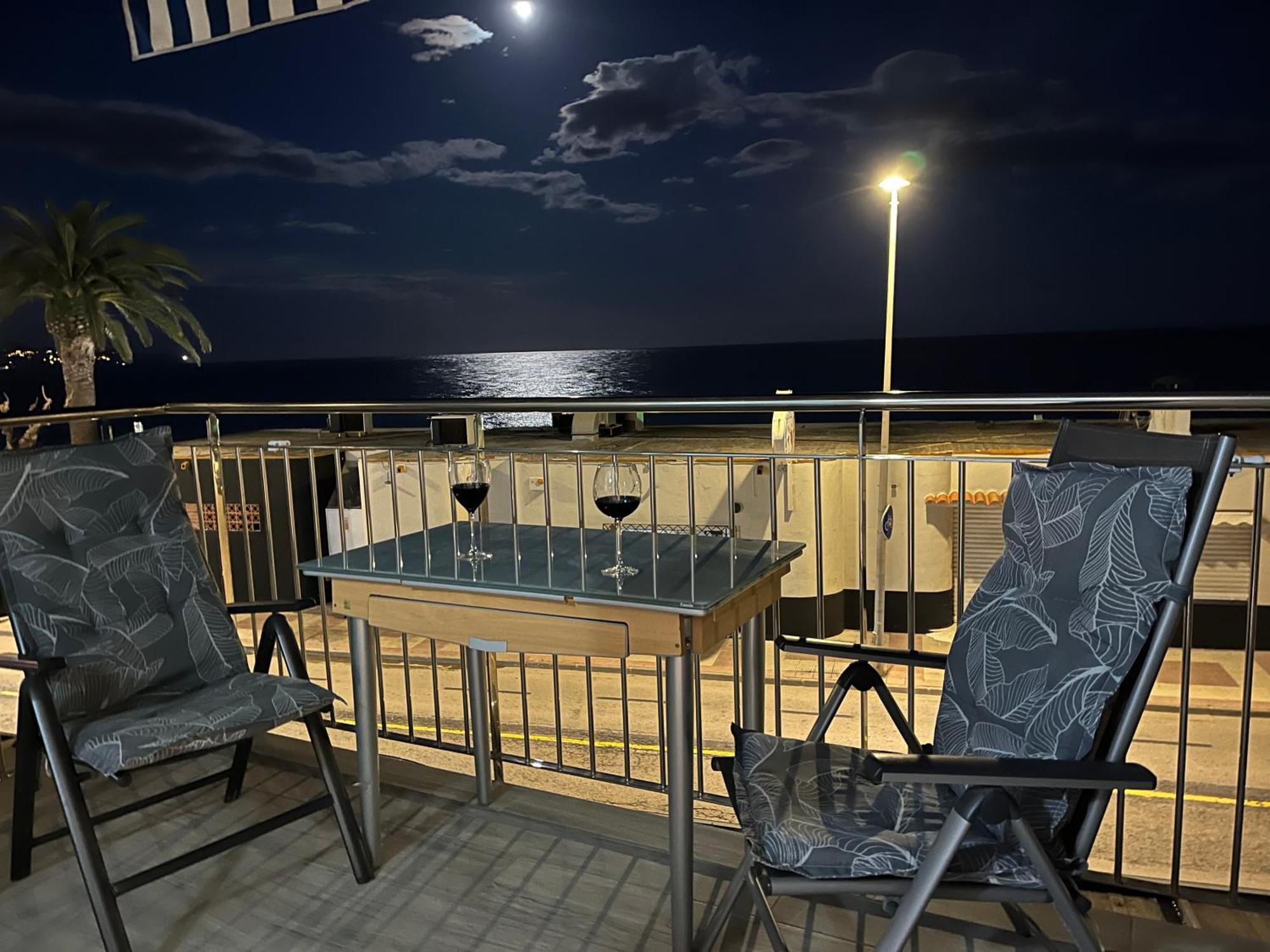 Estudio Con Impresionantes Vistas Al Mar Blanes Exterior photo
